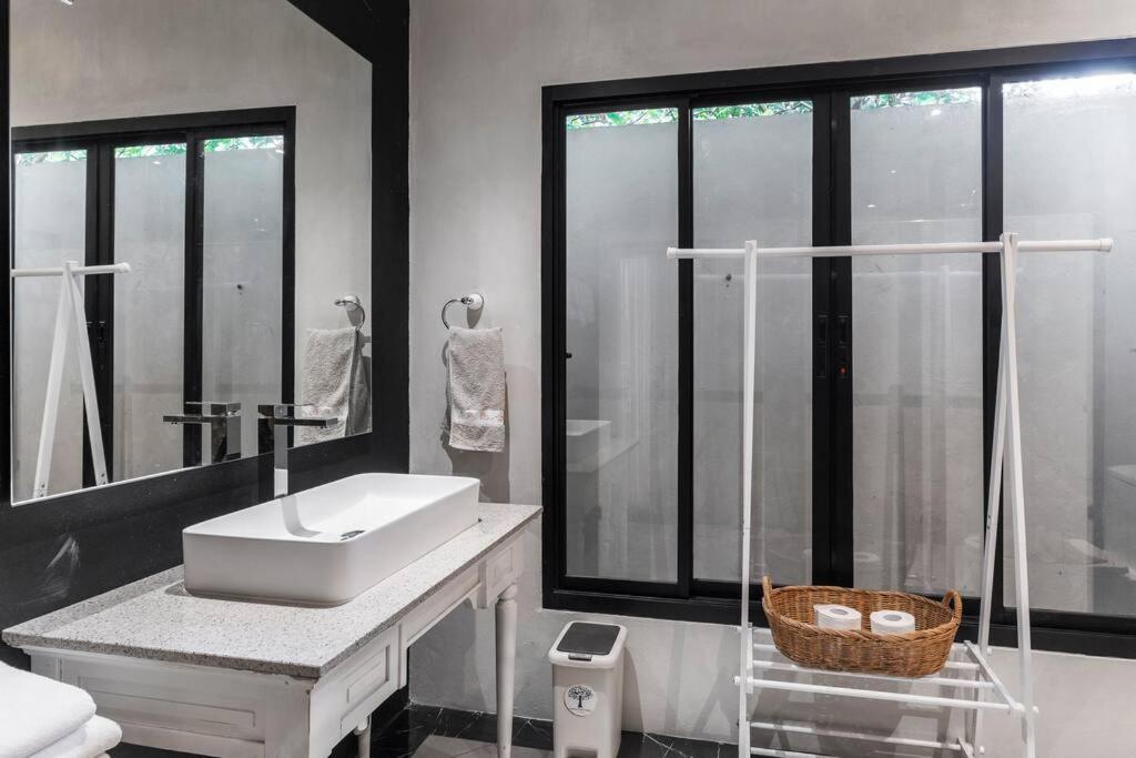 Sclass Villa & Swimming Pool , 10 Min From Airport Chiang Mai Zewnętrze zdjęcie